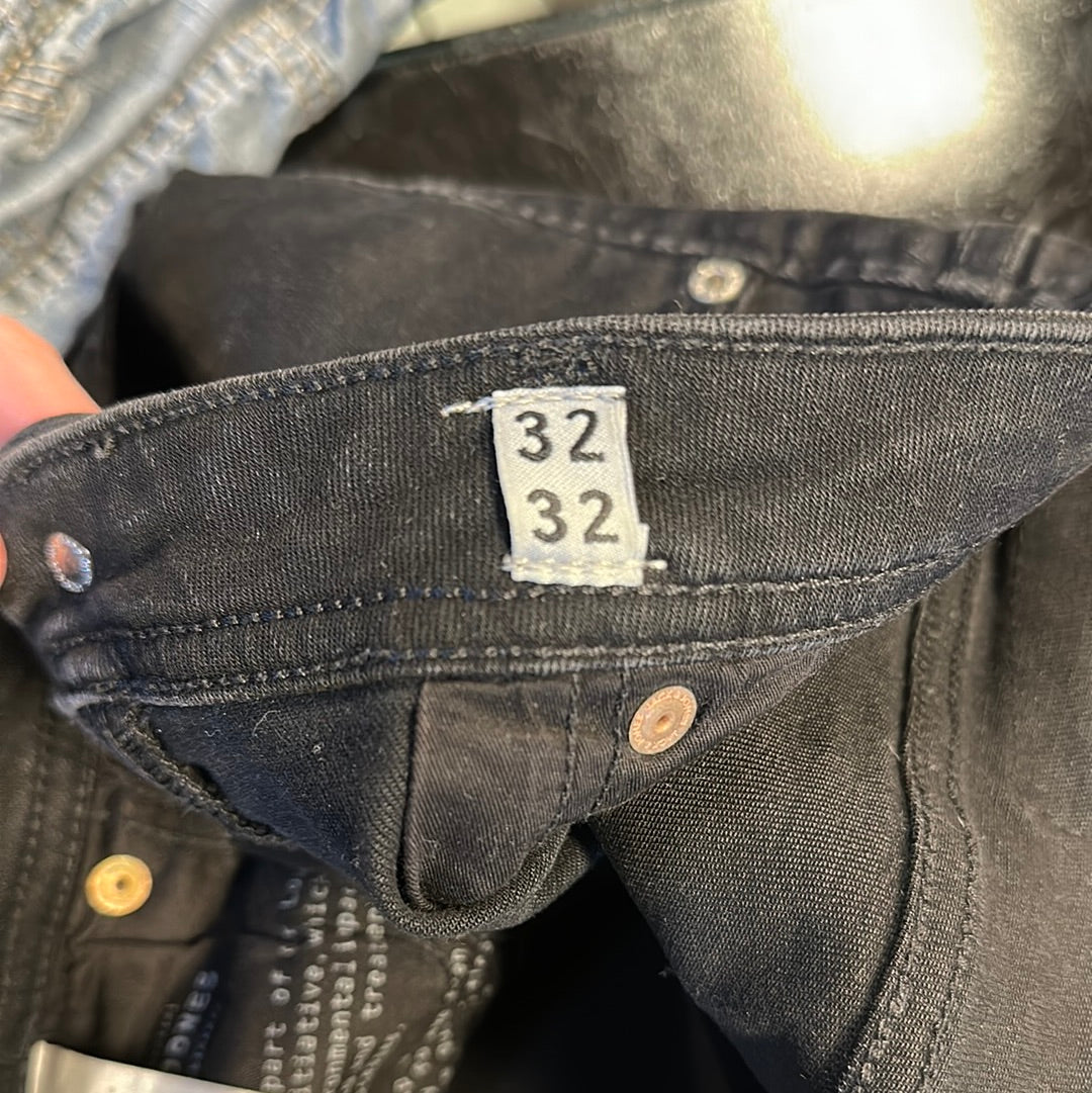 Schwarze zerrissene Jack&Jones-Jeans