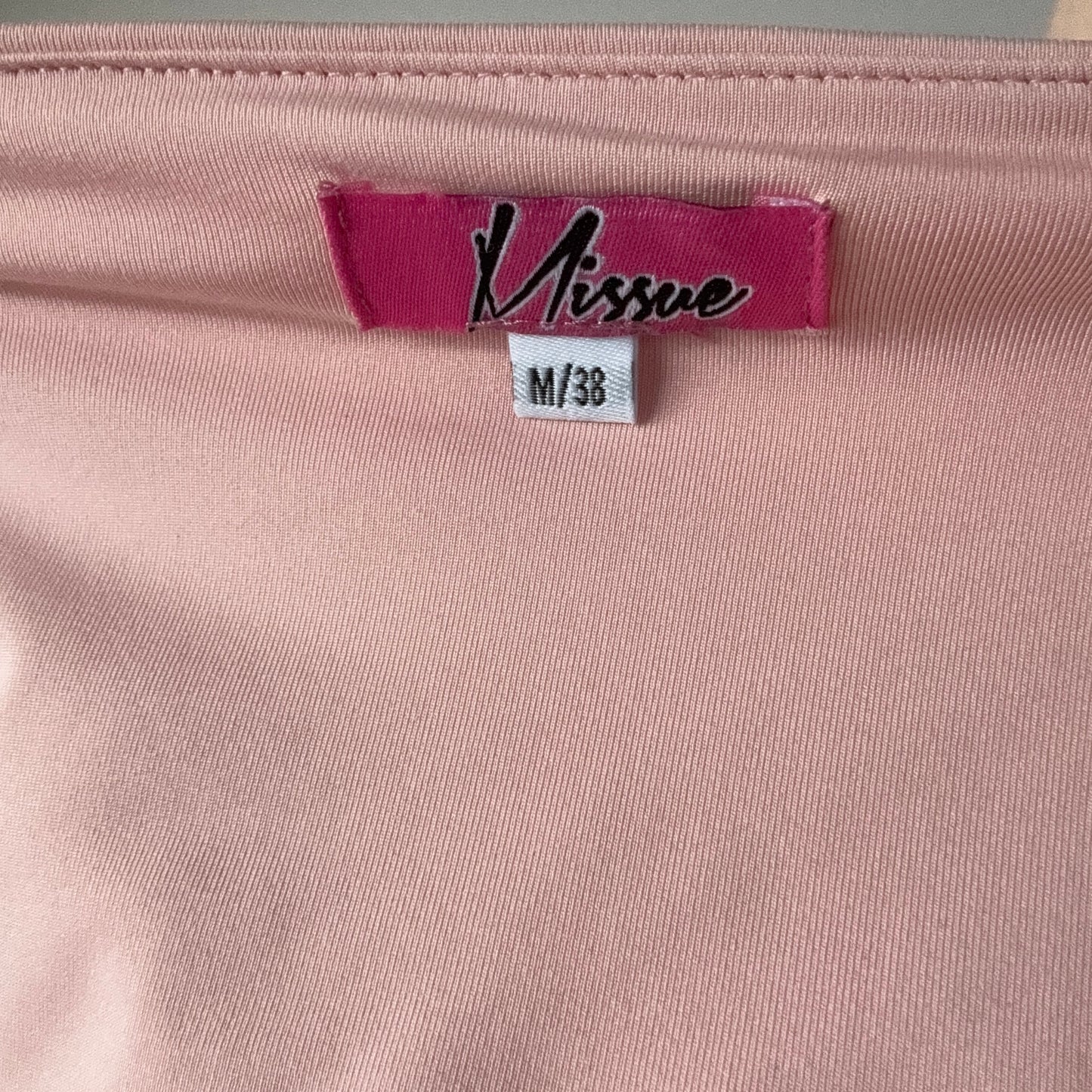 Rosafarbenes, kurzes Top