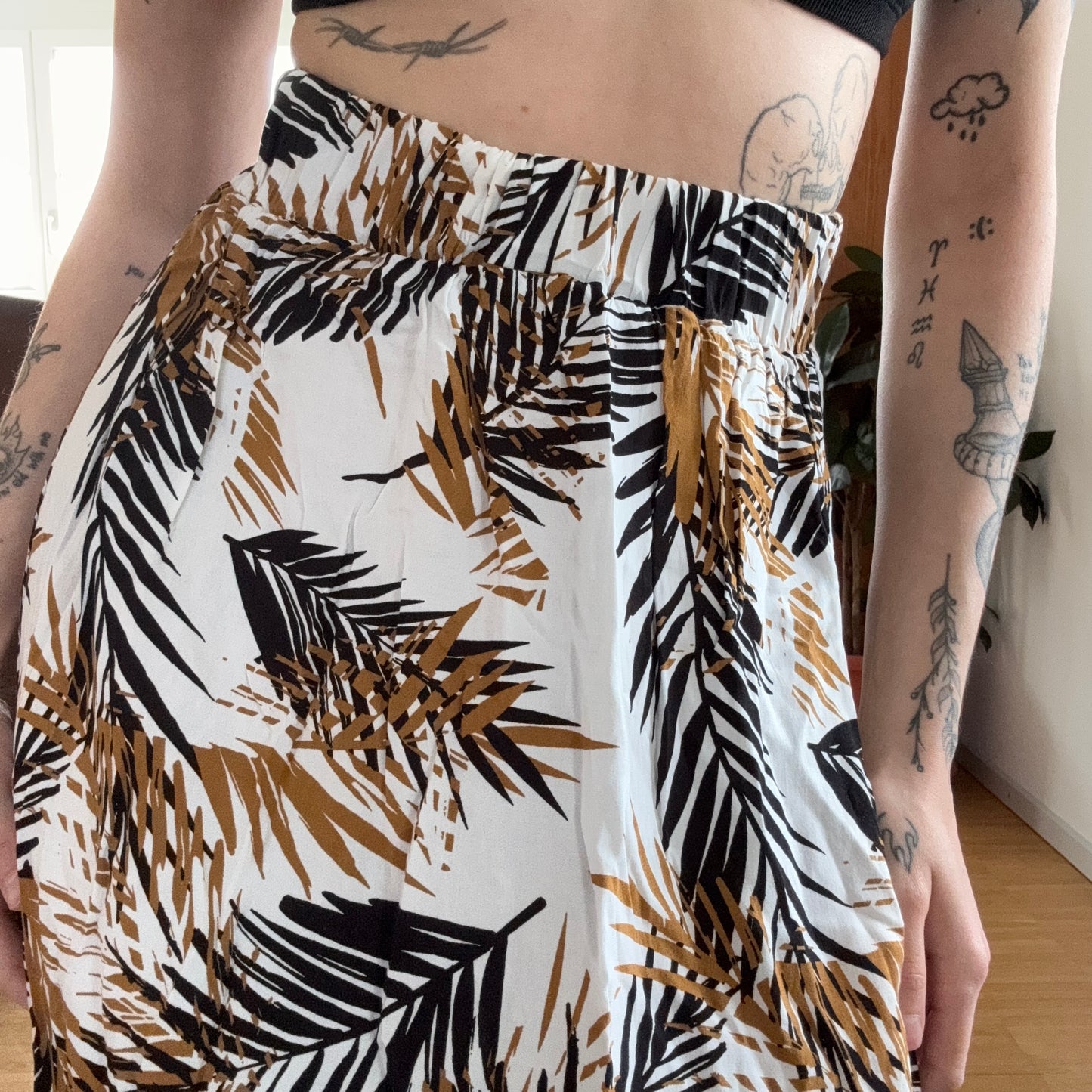 White Skirt with nlack and brown pattern