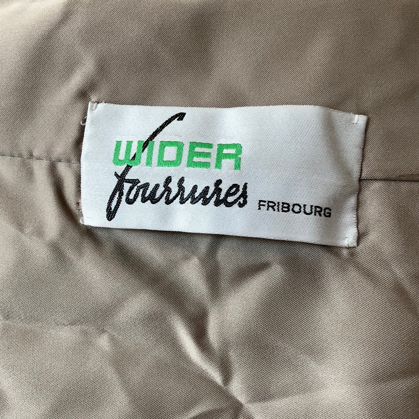 Vintage Brown Beaver Fur Coat (Real Fur) | Bern