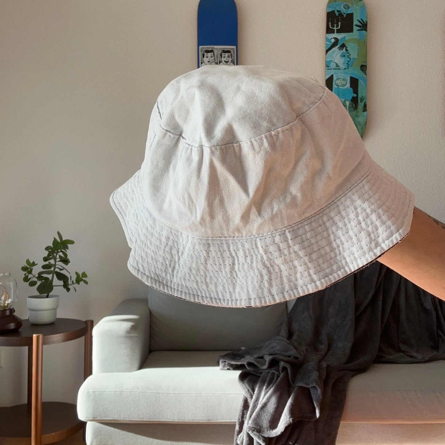 Chapeau bob réversible noir et blanc