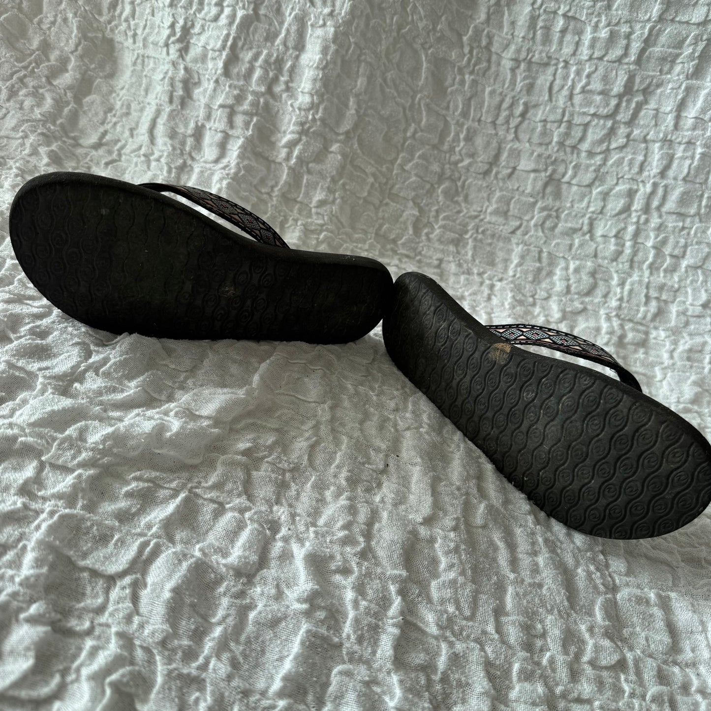 Schwarze Flip-Flops