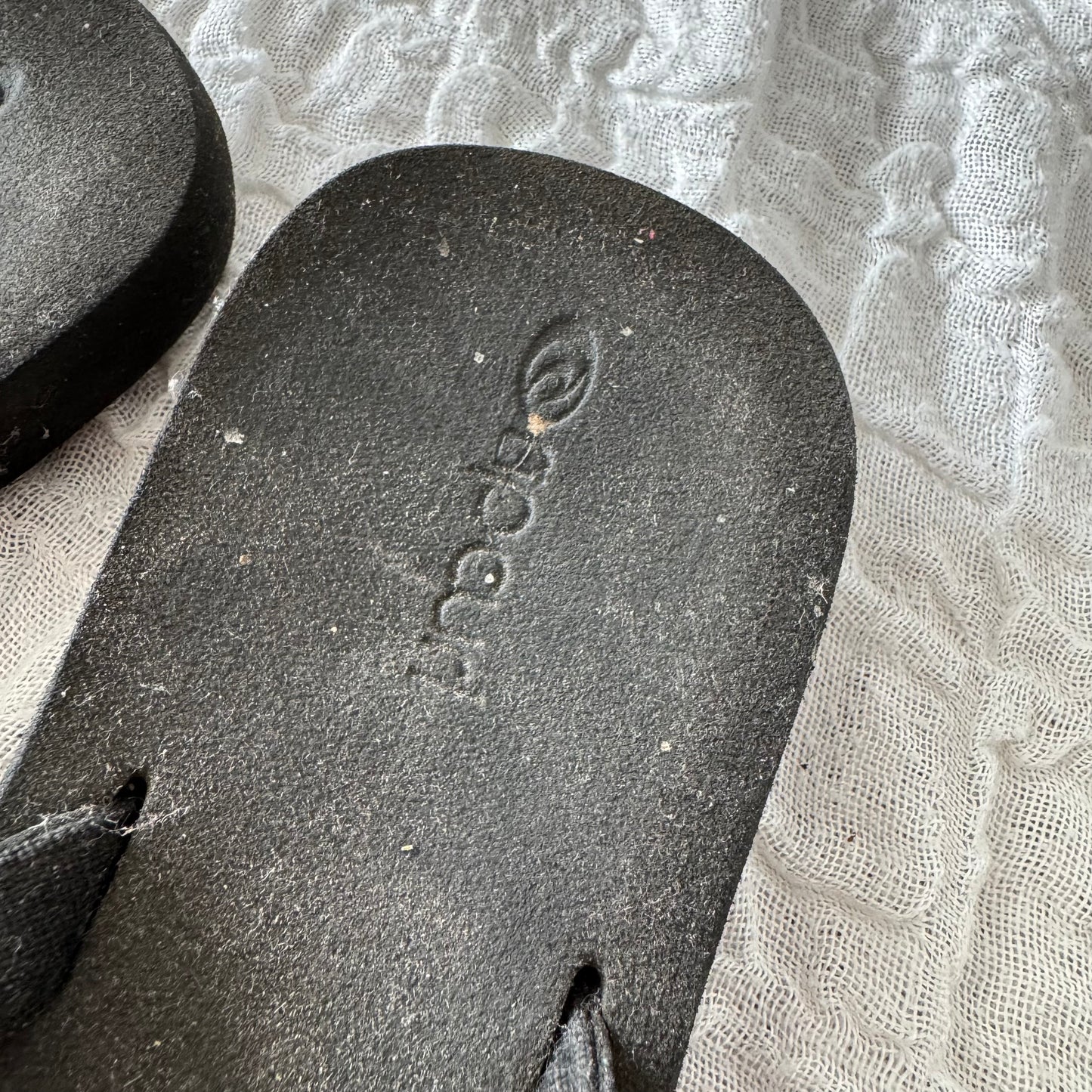 Schwarze Flip-Flops