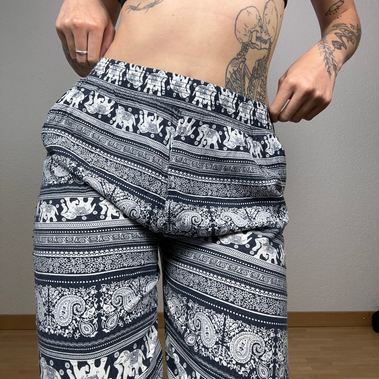 Pantalon bleu et blanc à imprimé éléphant | Bern