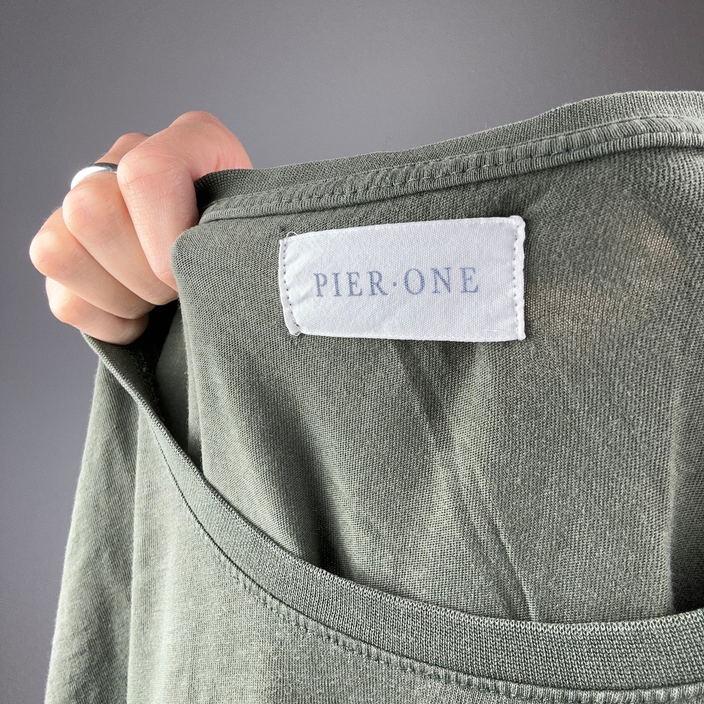 Grünes Shirt | Bern