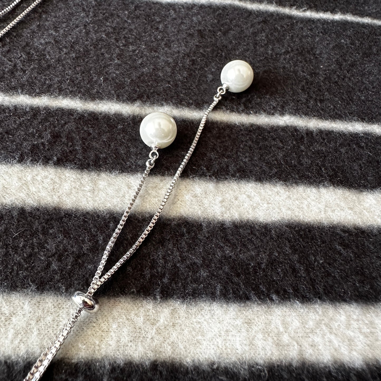 Silver Necklace with pearls