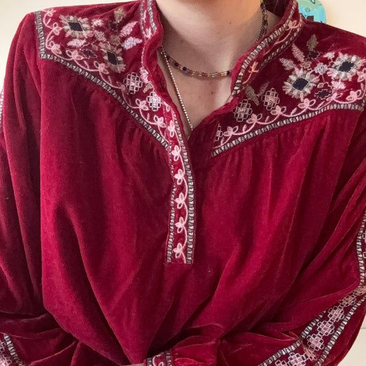 T-shirt à manches longues en velours rouge