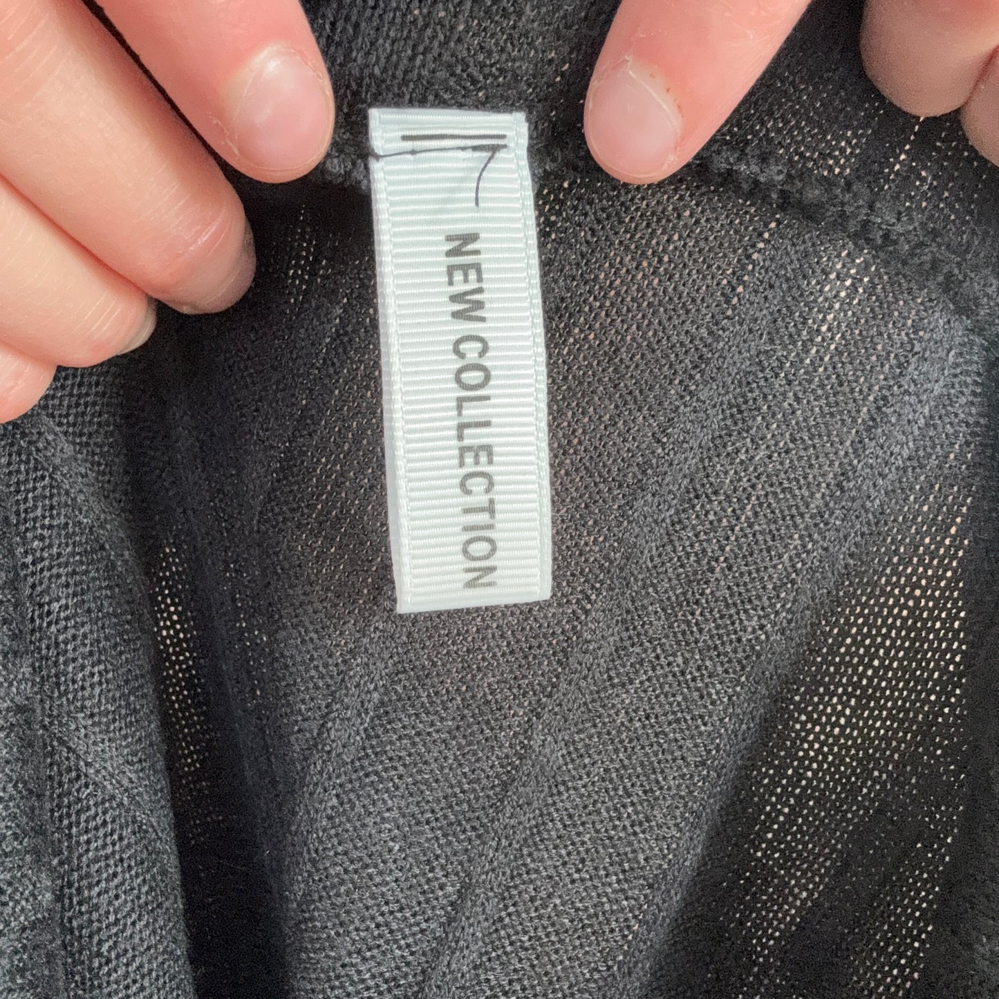 Schwarzes schulterfreies Langarmshirt | Bern