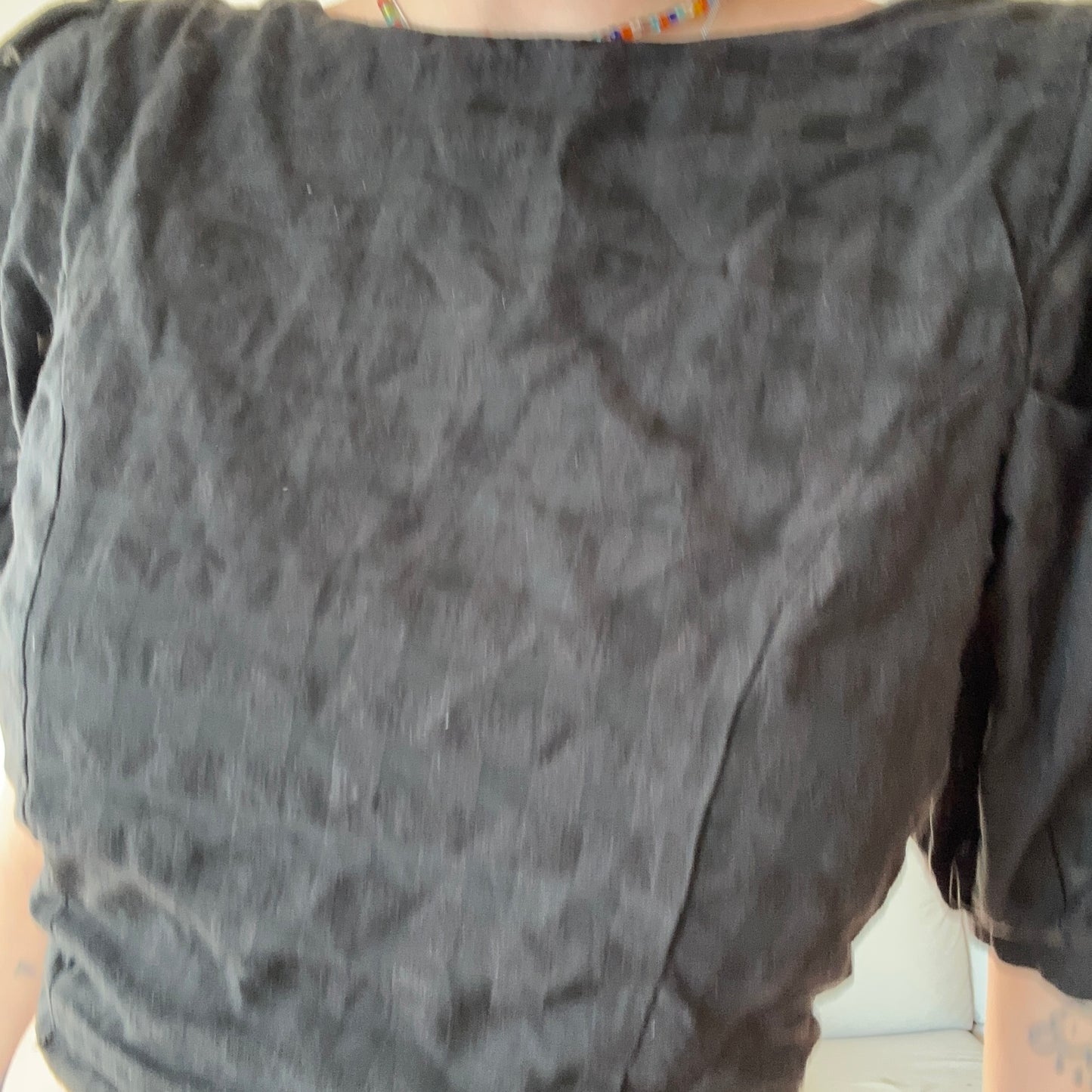 Schwarzes kurzes rückenfreies Shirt | Bern