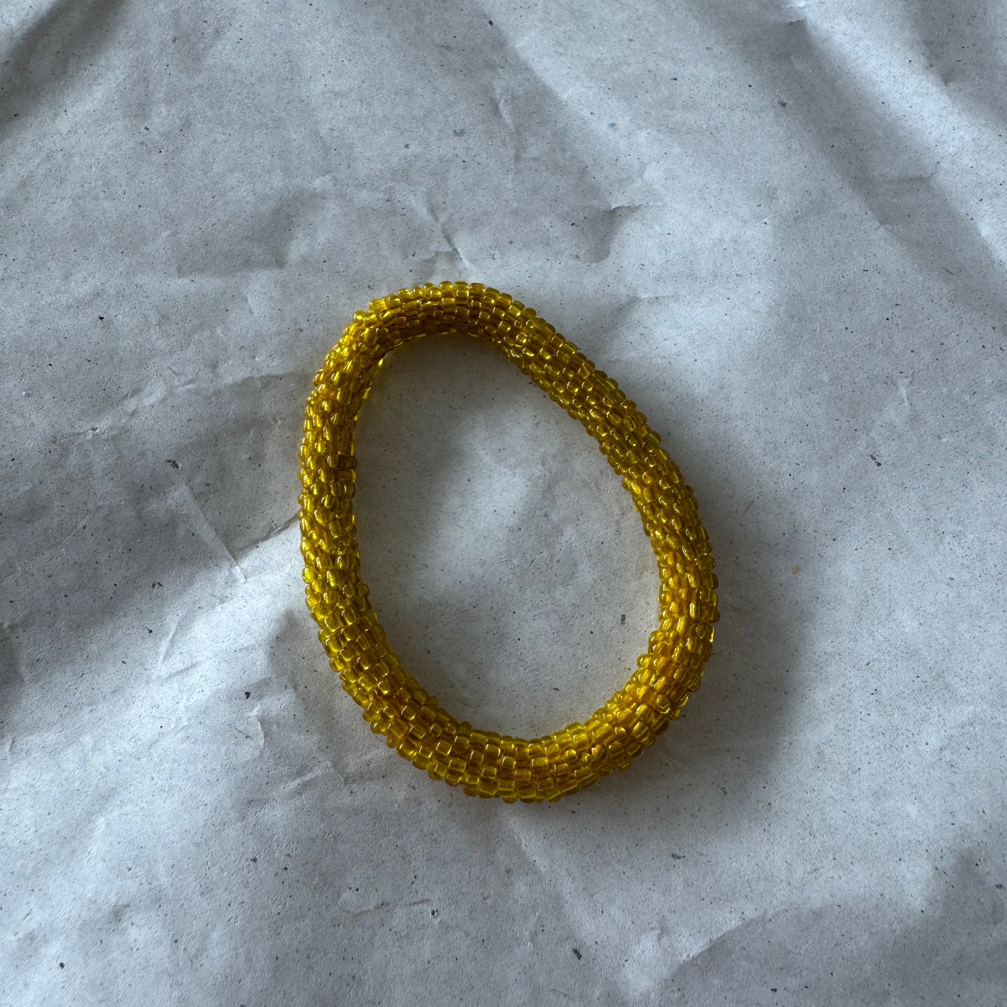 Gelbes Armband