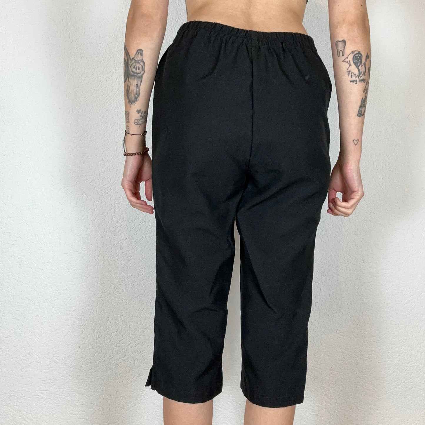 Y2K Black Capri Pants | Bern