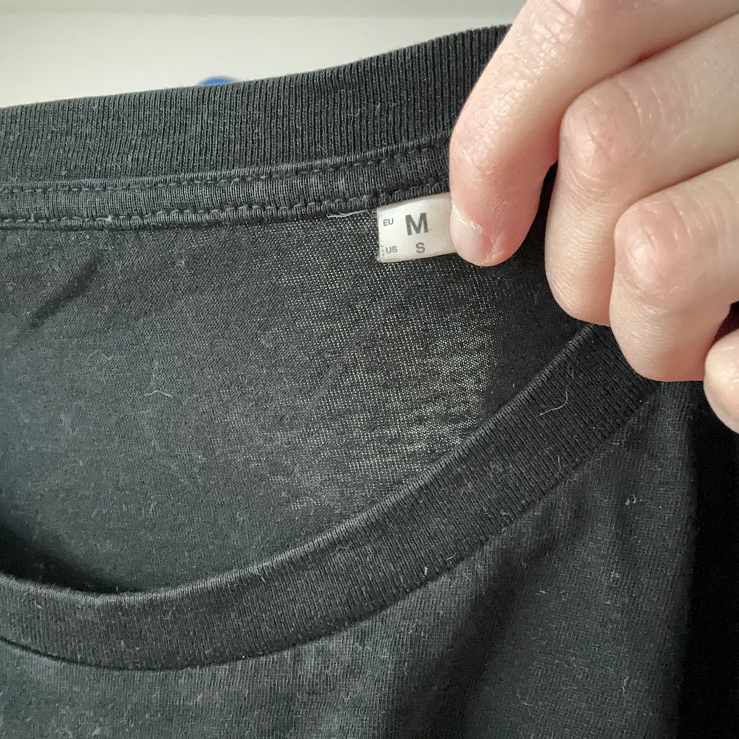 Schwarzes Shirt mit weißem Aufdruck | Bern