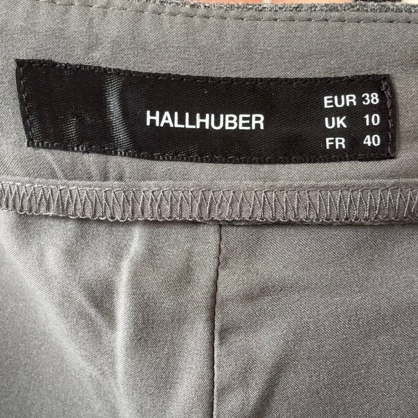 Graue Shorts