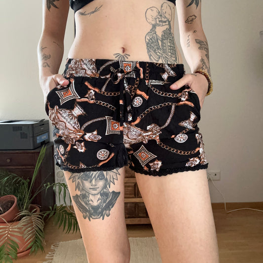 Black Shorts with cute Flowers