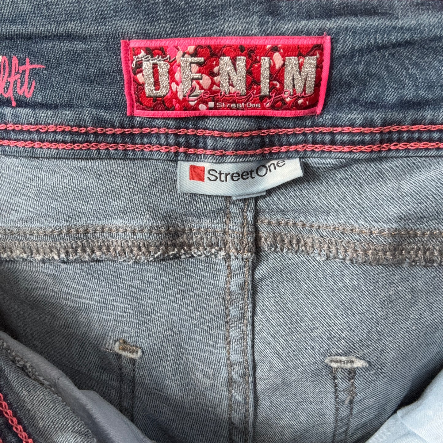 Blue jeans with snake pattern | Bern