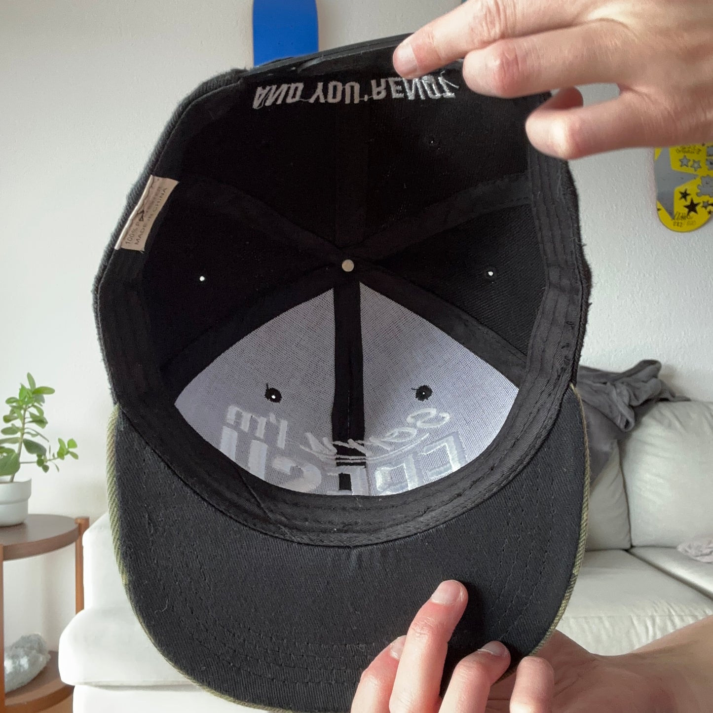 Chapeau noir et vert