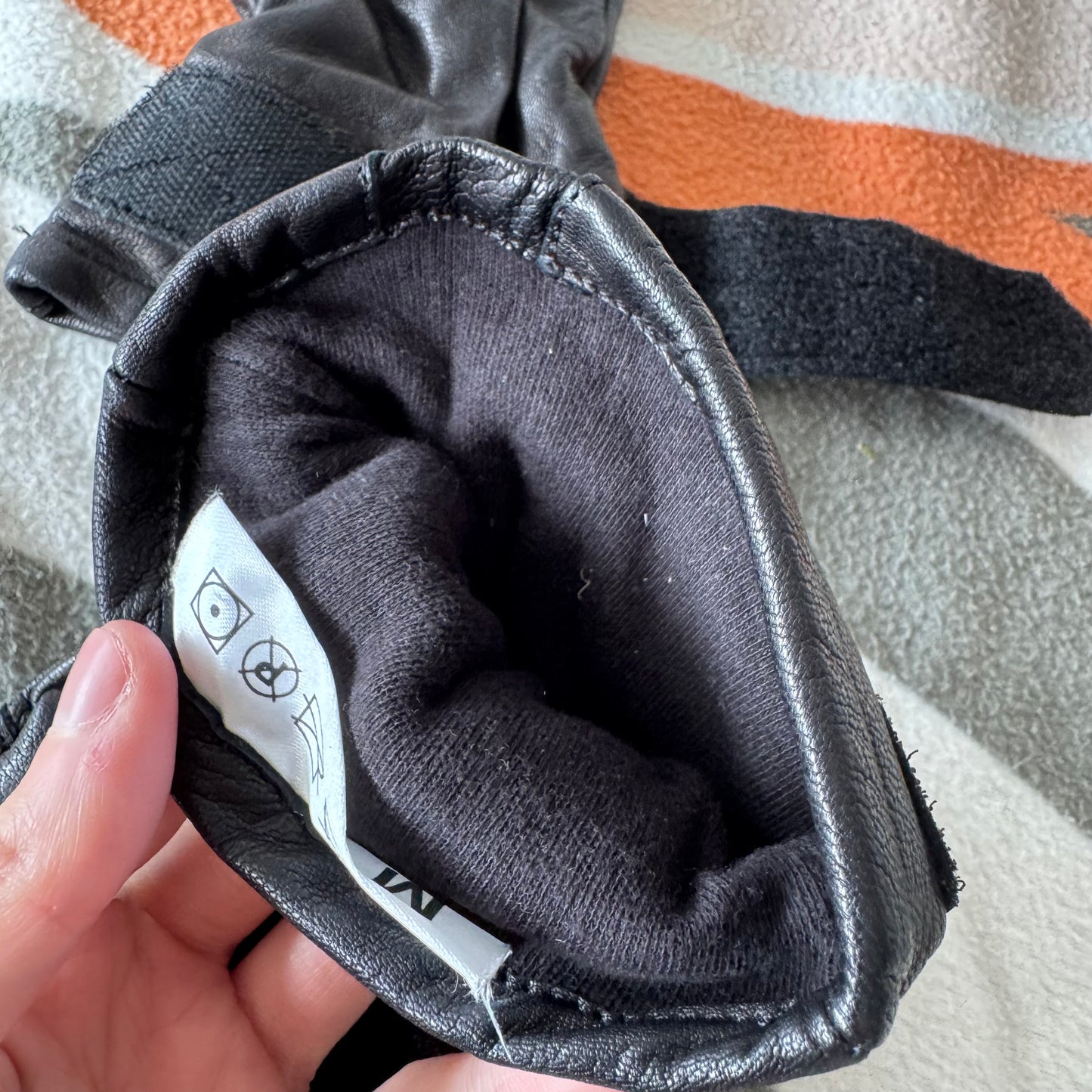 Schwarze Lederhandschuhe