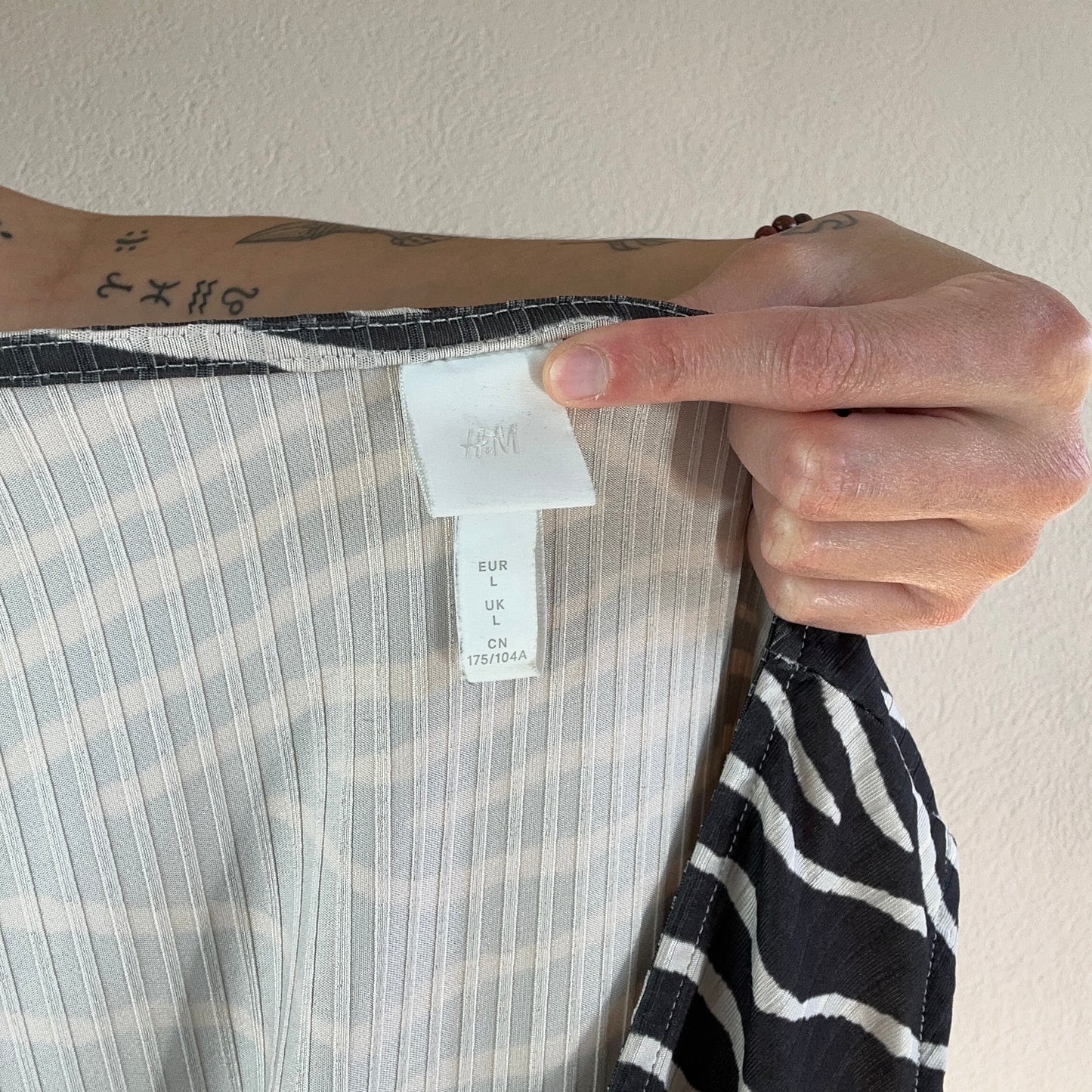 Schwarz-Beiger Body | Bern