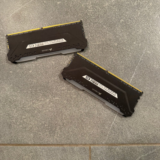 CORSAIR VENGEANCE RGB PRO 16 GB RAM