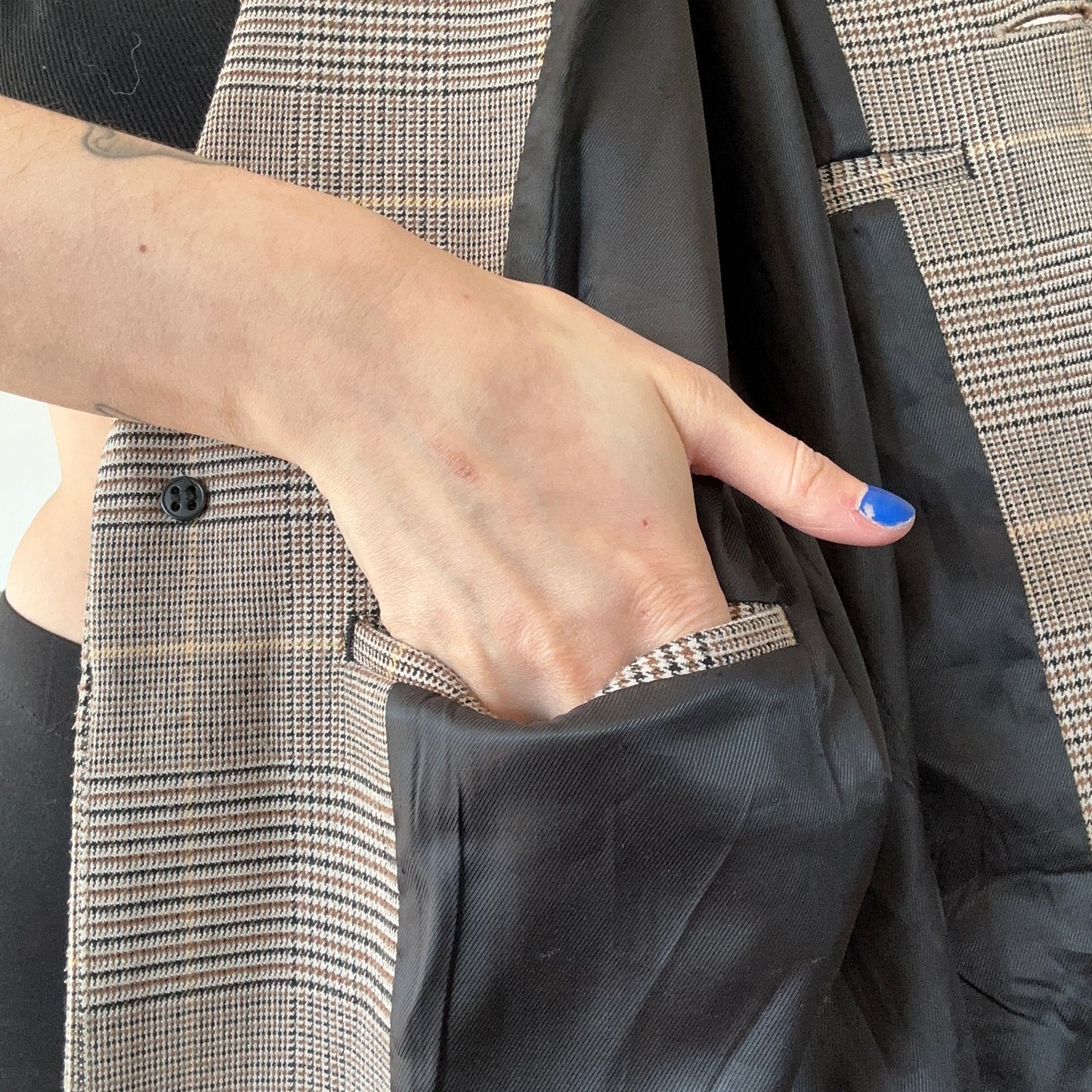 Beige Coat with black and brown stripes | Bern