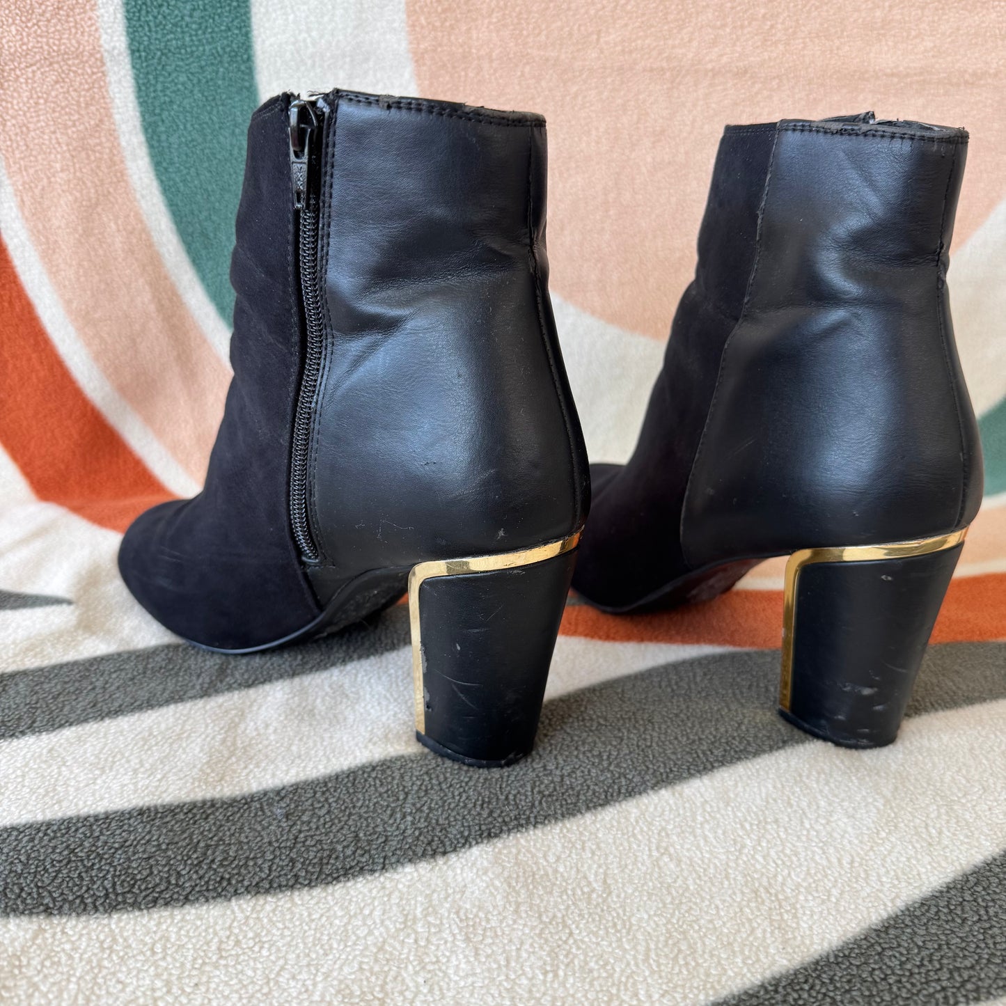 Black High Heels with Golden Details | Bern
