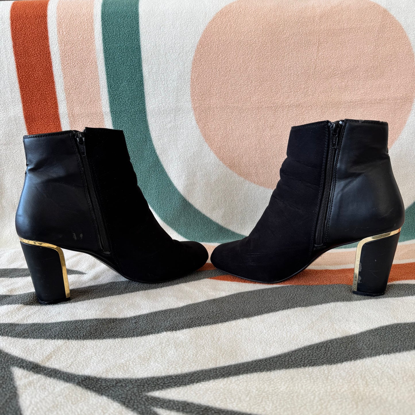 Black High Heels with Golden Details | Bern