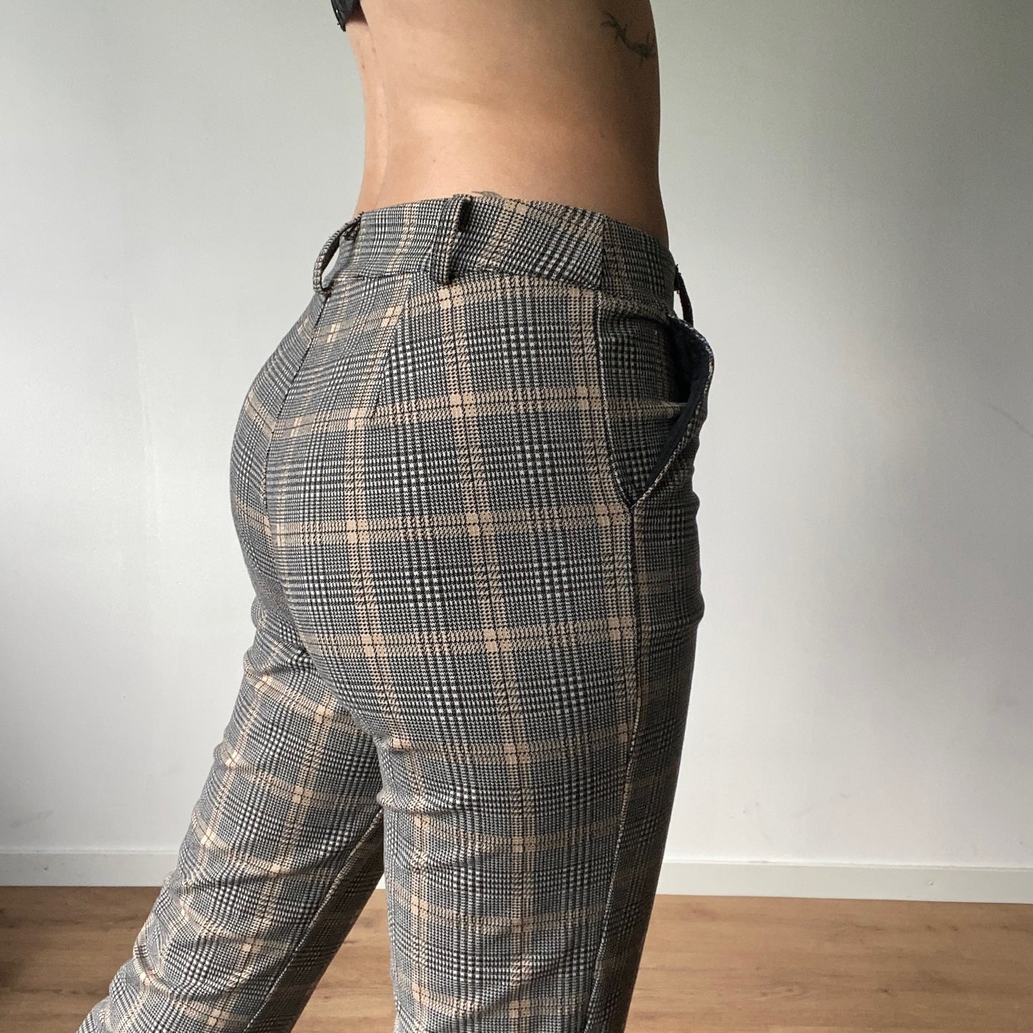Pantalon gris avec détails beiges | Bern