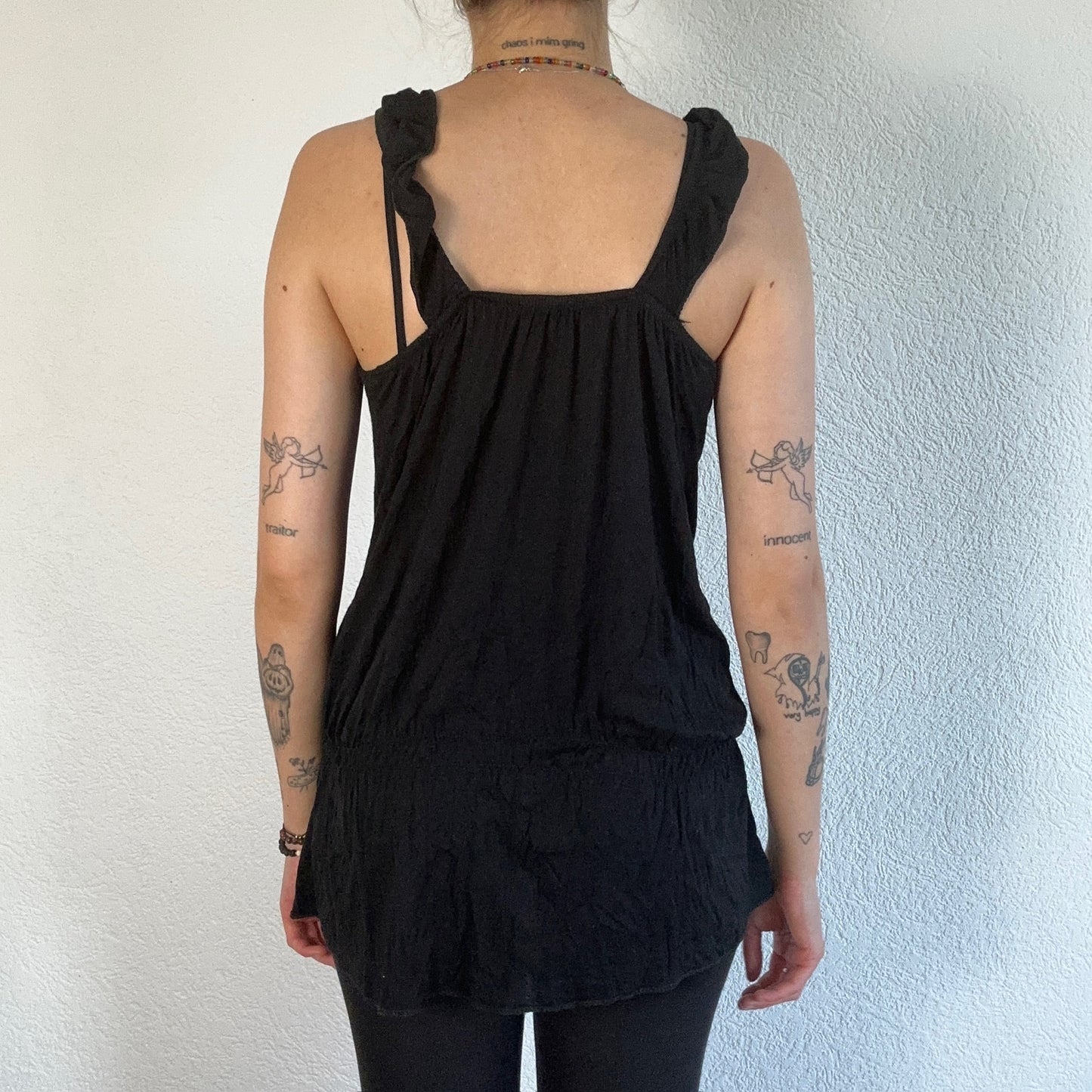 Y2K Black Top with cute detail in the front | Bern