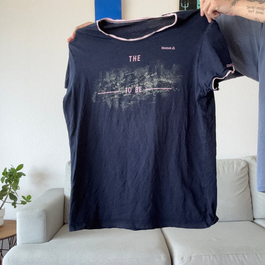 Blaues Reebok-Shirt