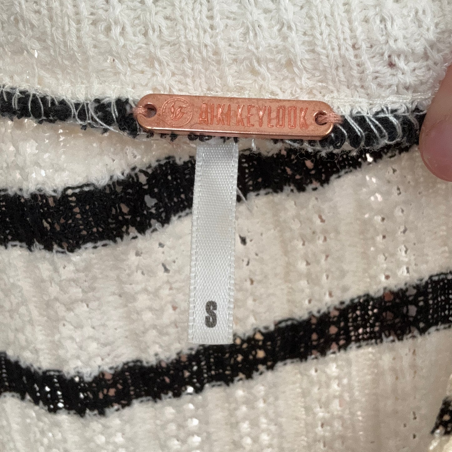 Weißer Rock mit schwarzen Streifen | Bern