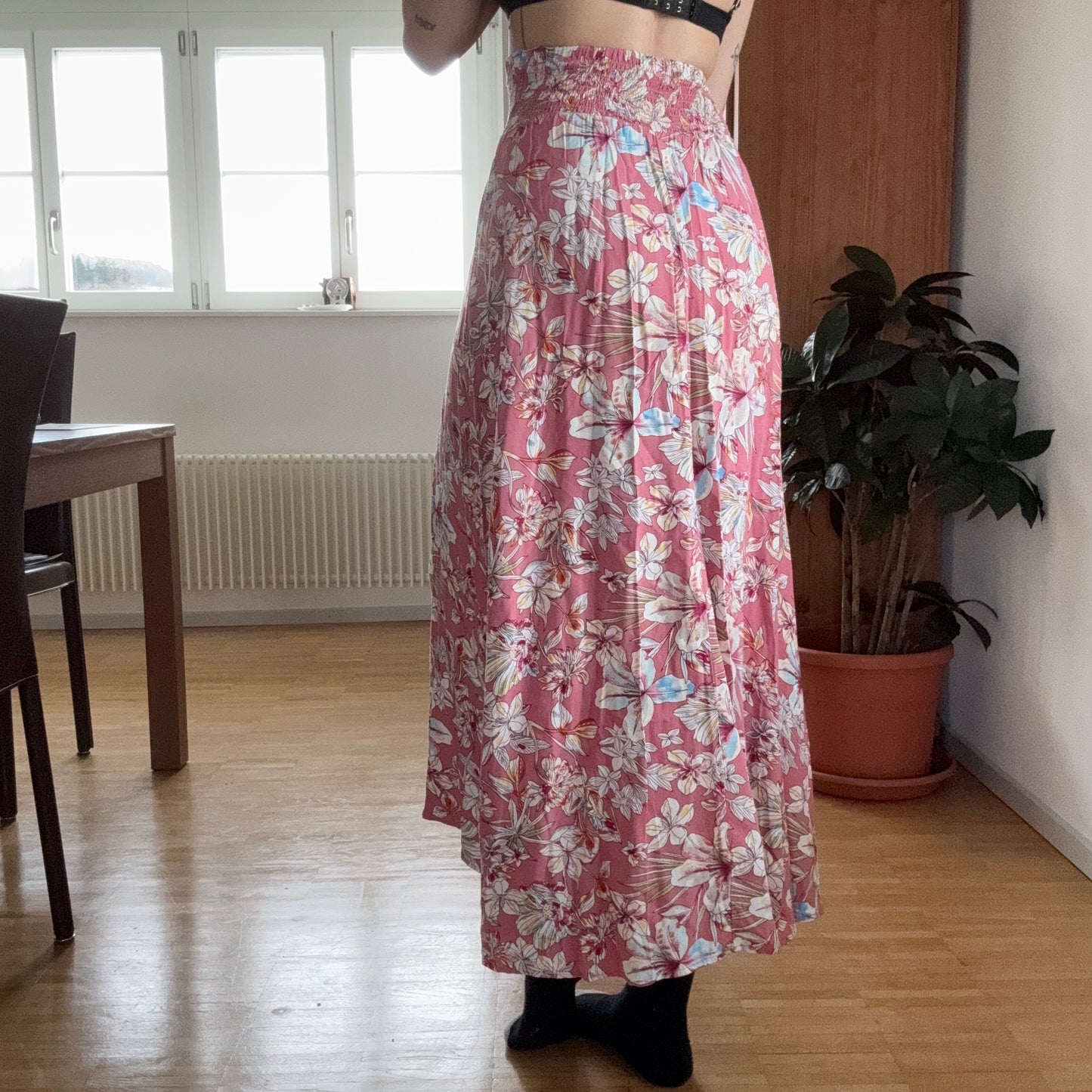 Rosa Rock mit Blumenmuster | Bern