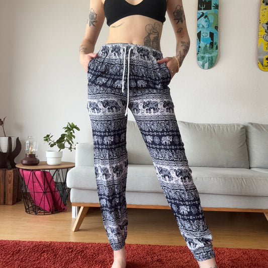 White and blue Pants | Bern