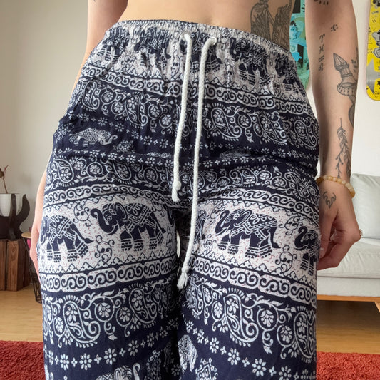 White and blue Pants | Bern