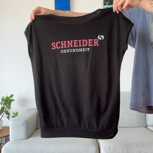 Schwarzes Shirt mit Rückendruck