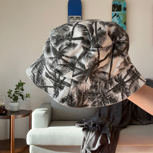 Chapeau bob réversible noir et blanc