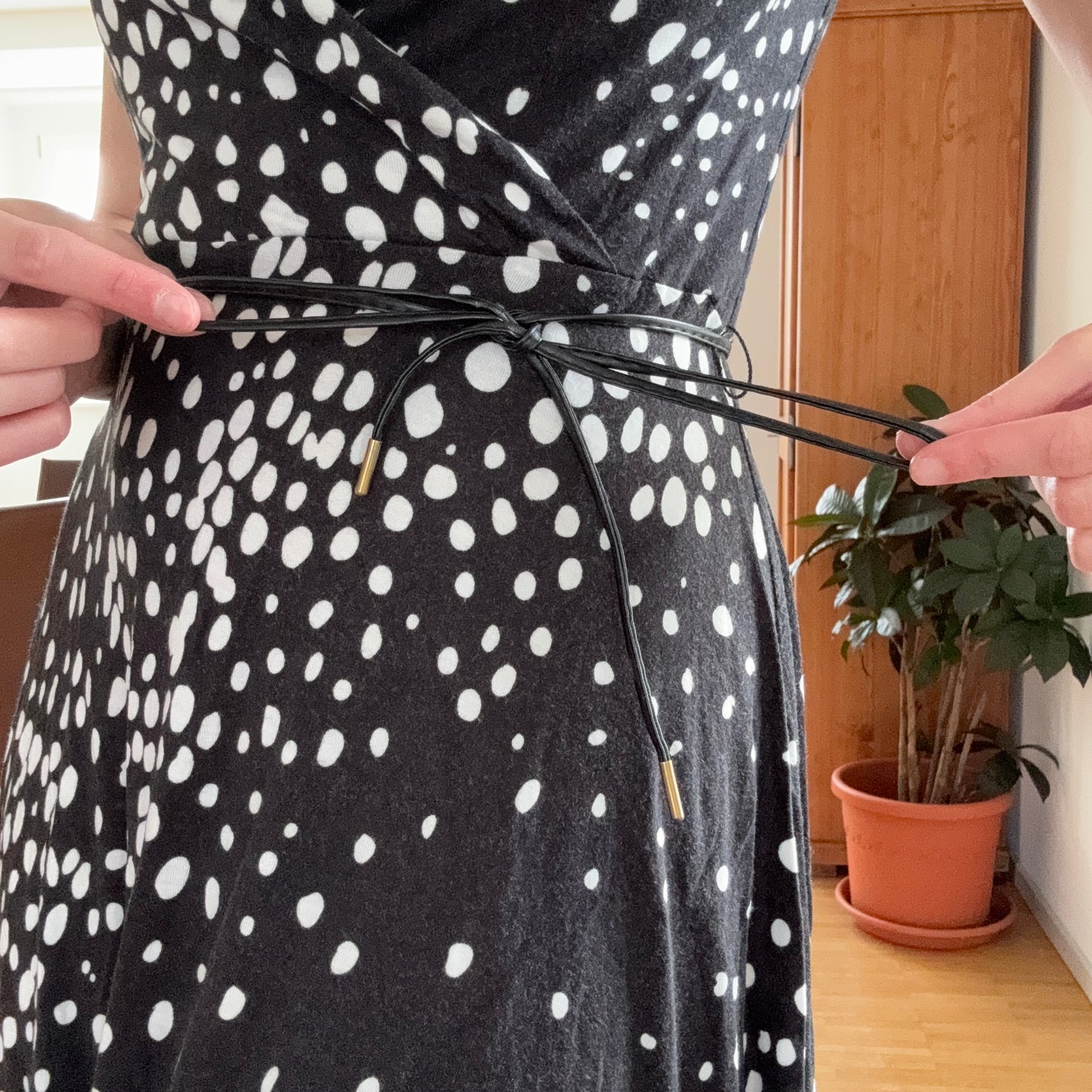 Robe noire à pois blancs | Berne