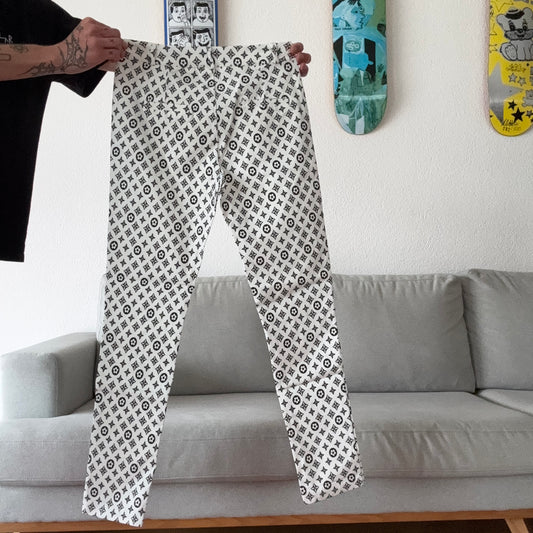 White Pants with black Pattern