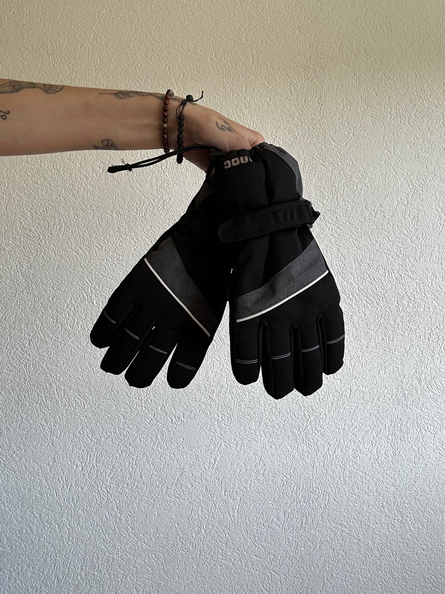 Black Ski Gloves