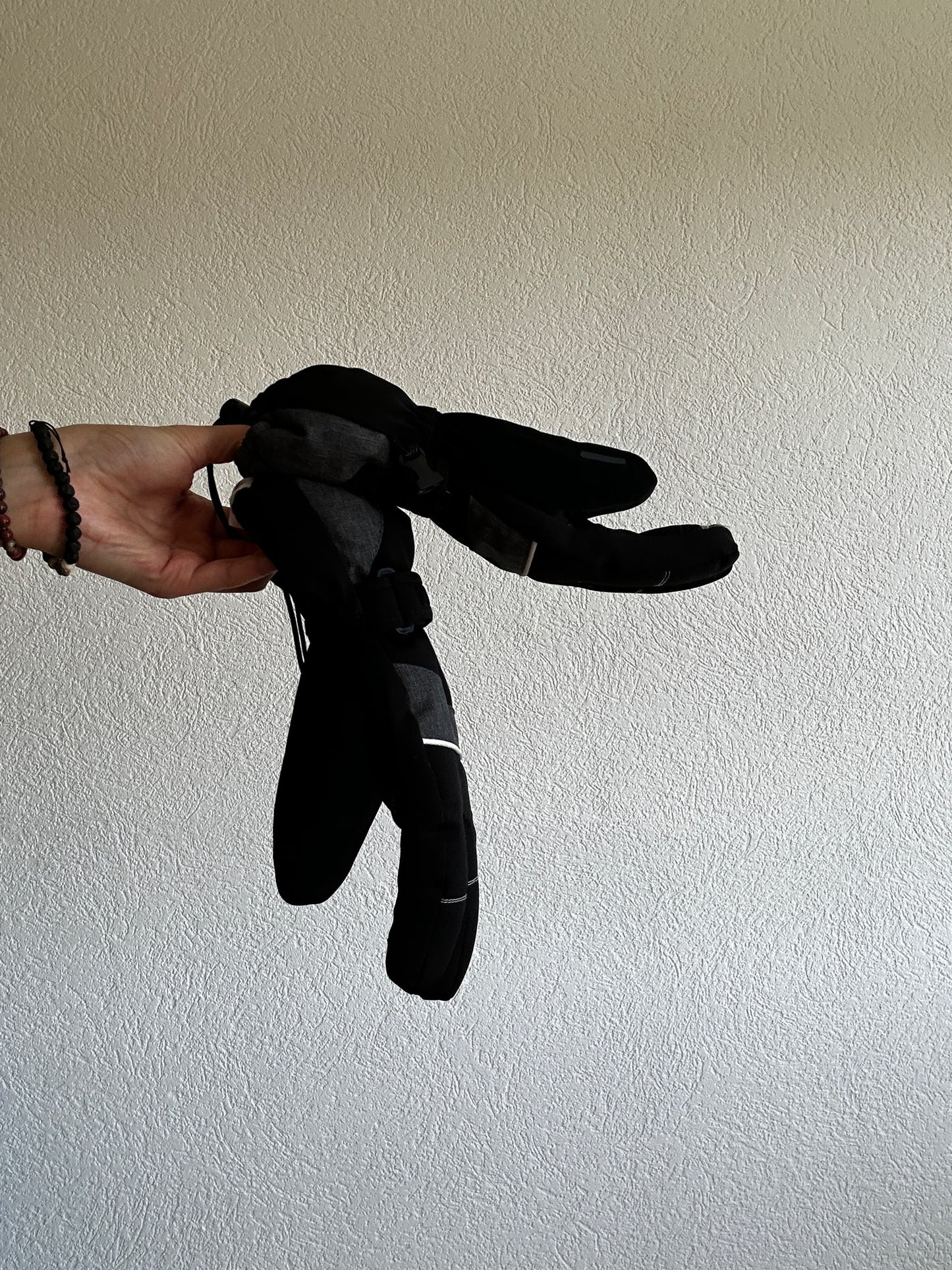 Black Ski Gloves