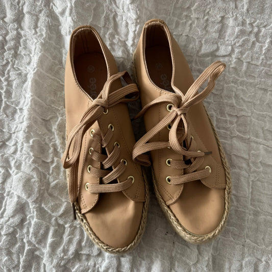 Beige Shoes | Bern