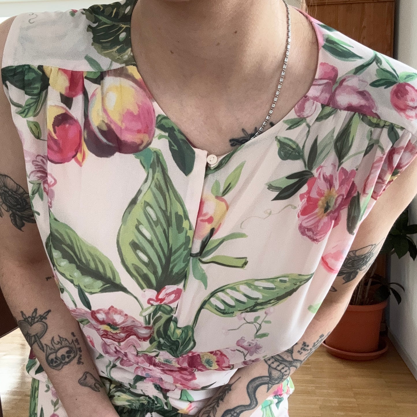 Robe blanche à motifs floraux | Berne