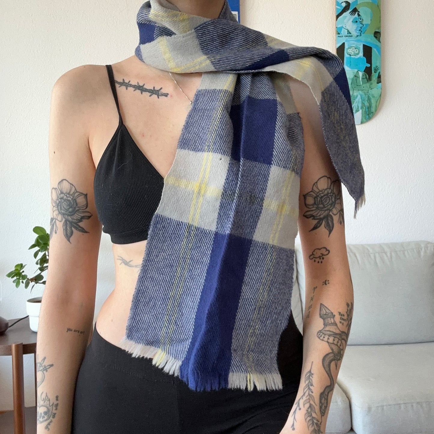 Blau-weiß karierter Schal
