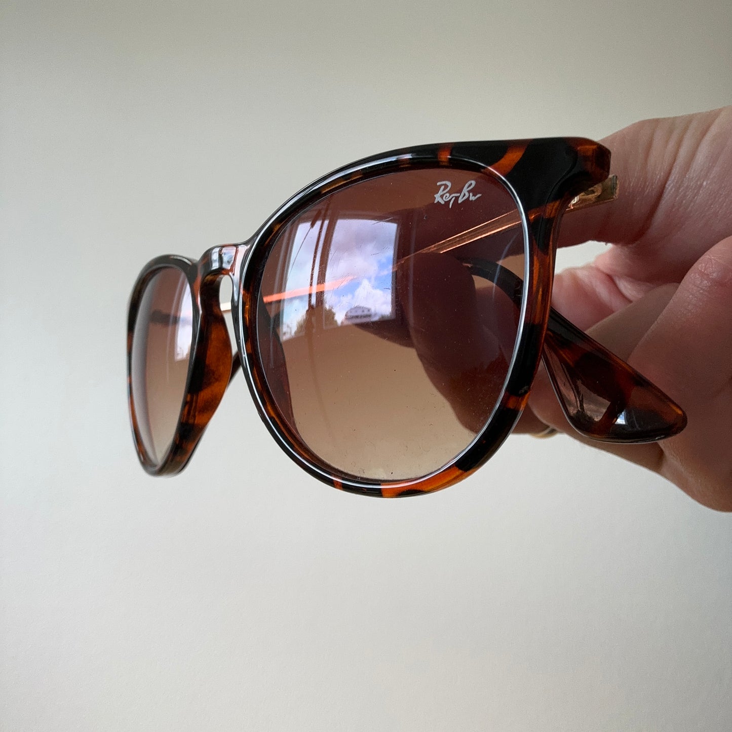 Braune RayBan-Sonnenbrille