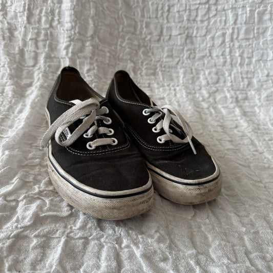 Black Vans | Bern