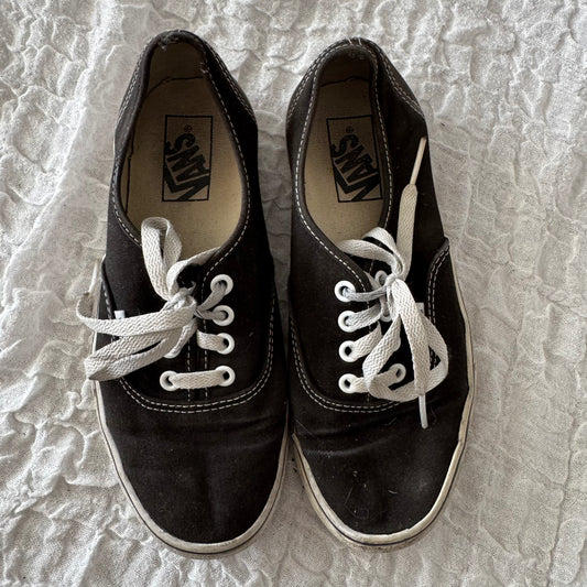 Black Vans | Bern