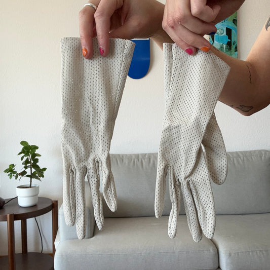 Vintage White Gloves | Bern