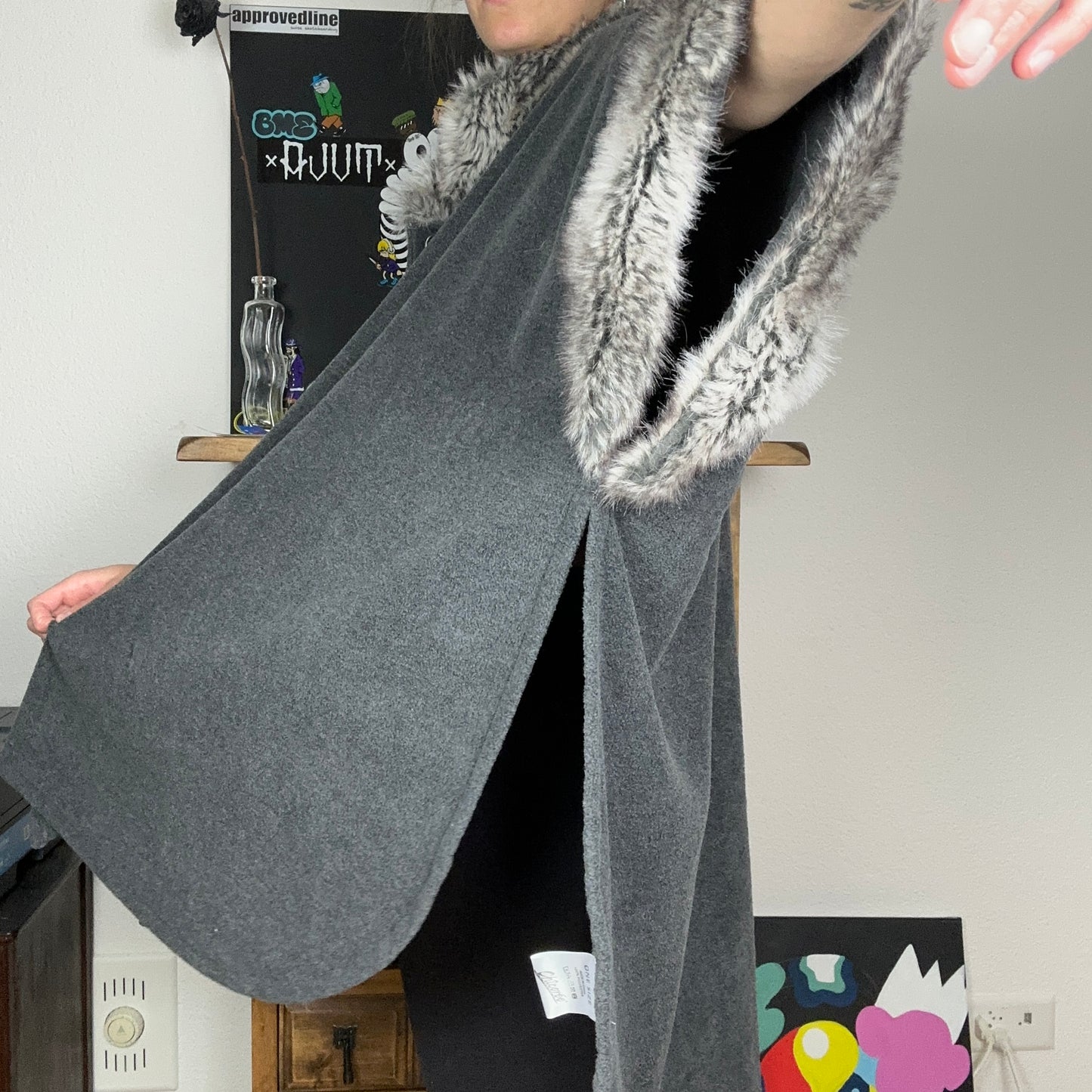 Gray Poncho / Cardigan with fake Fur on the arms