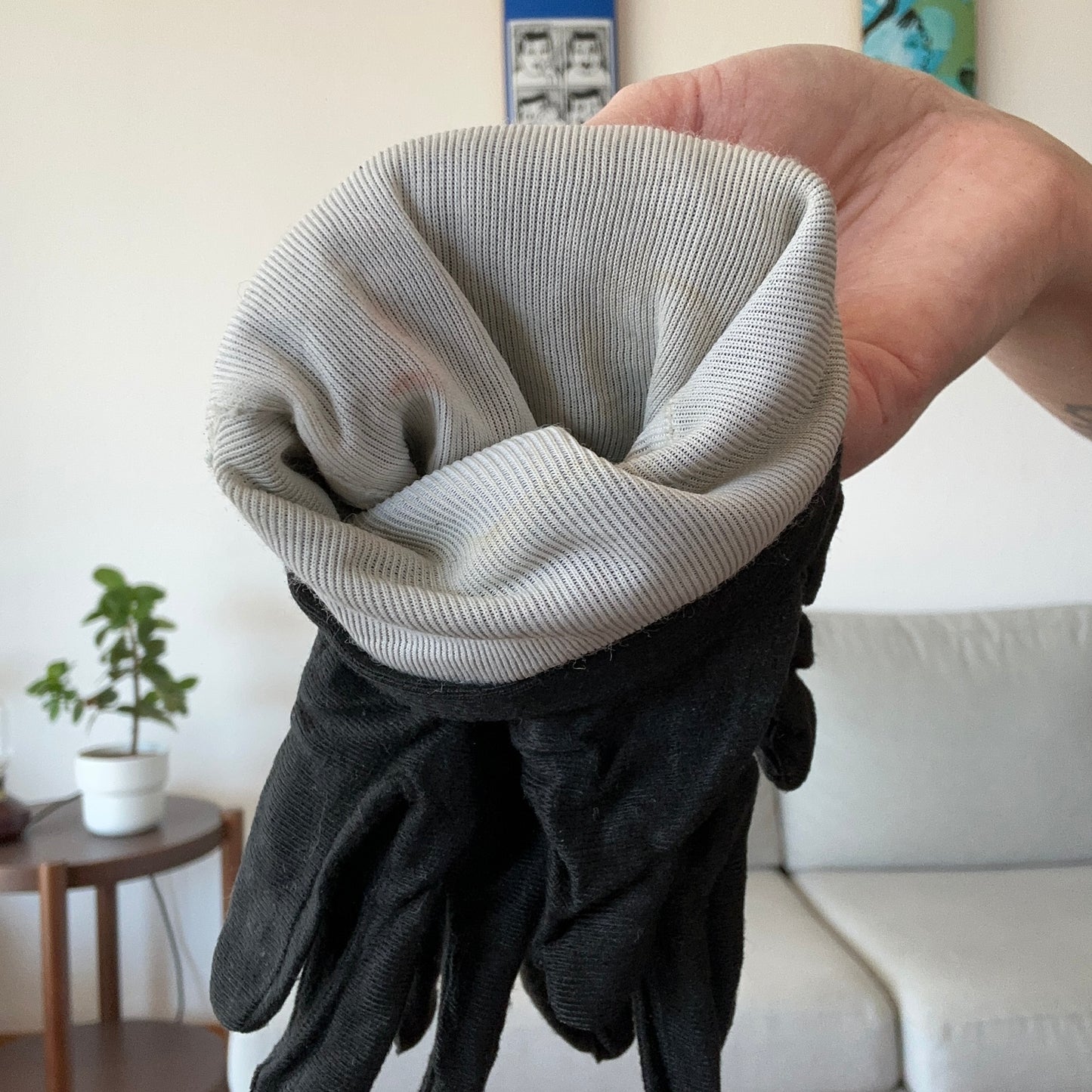 Schwarze Handschuhe