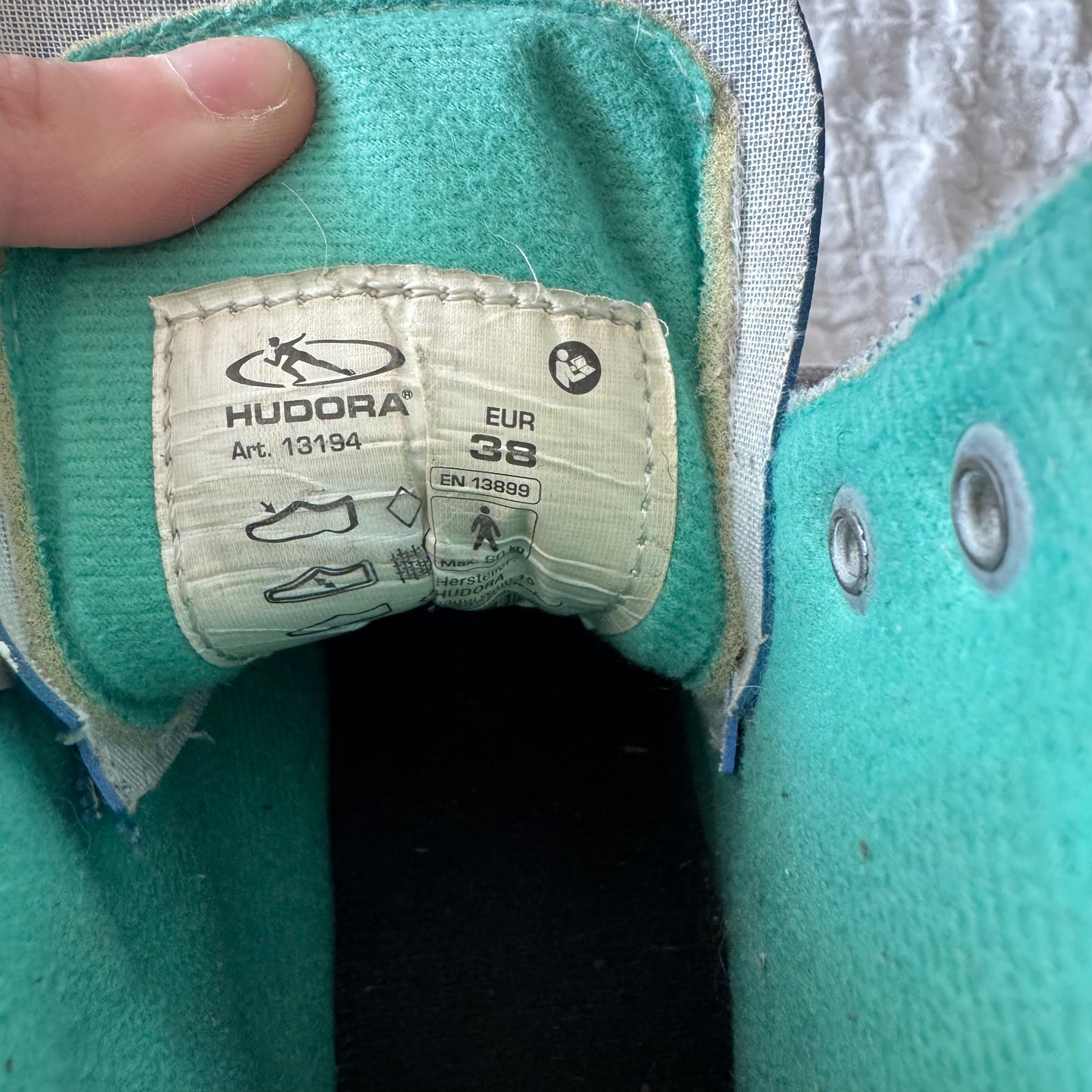 Blaue Rollschuhe