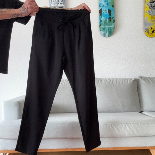 Schwarze Hosen